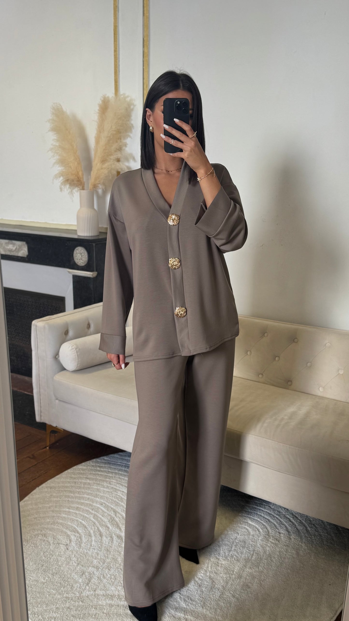 Ensemble pantalon taupe broche dorée