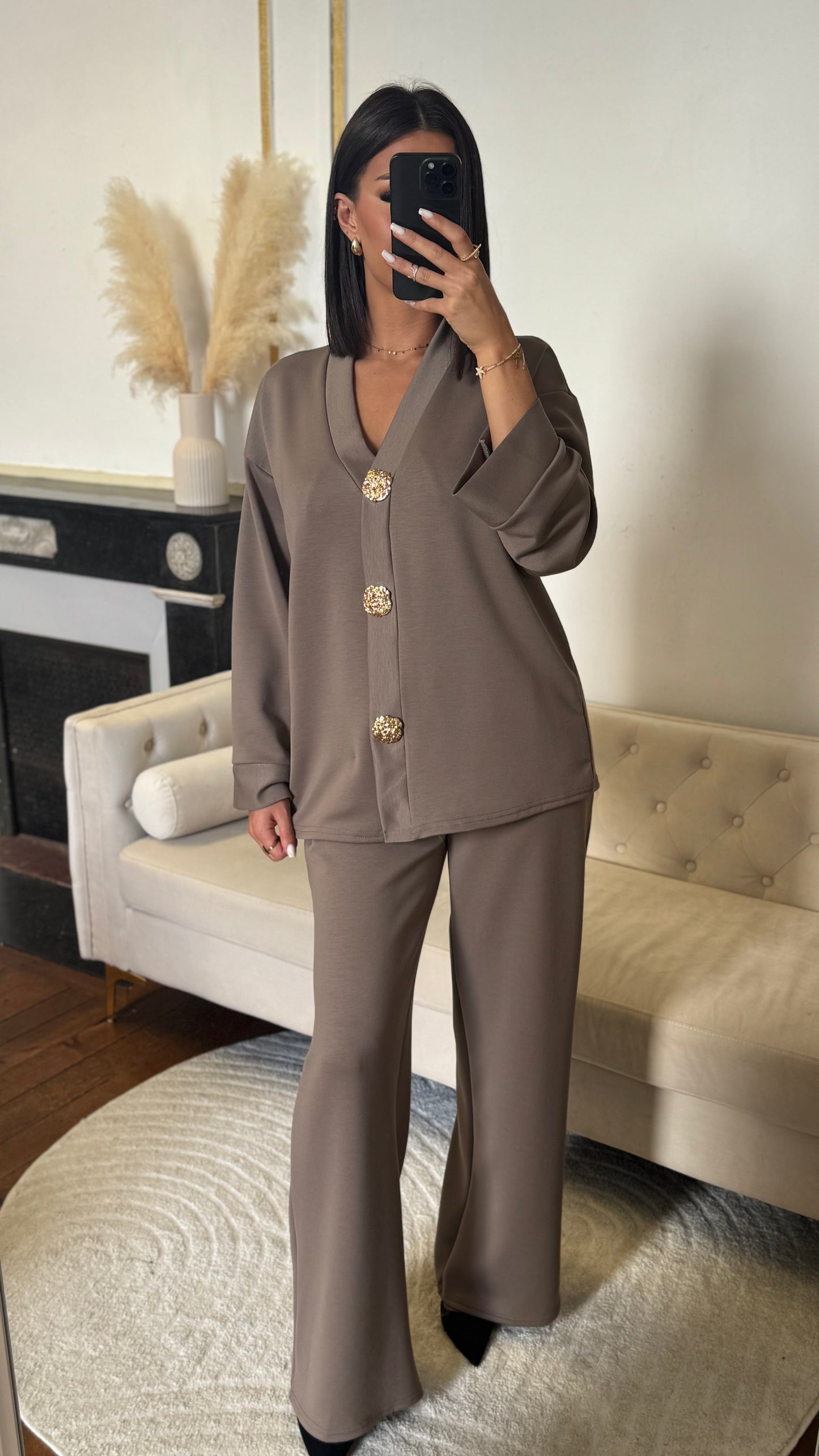 Ensemble pantalon taupe broche dorée