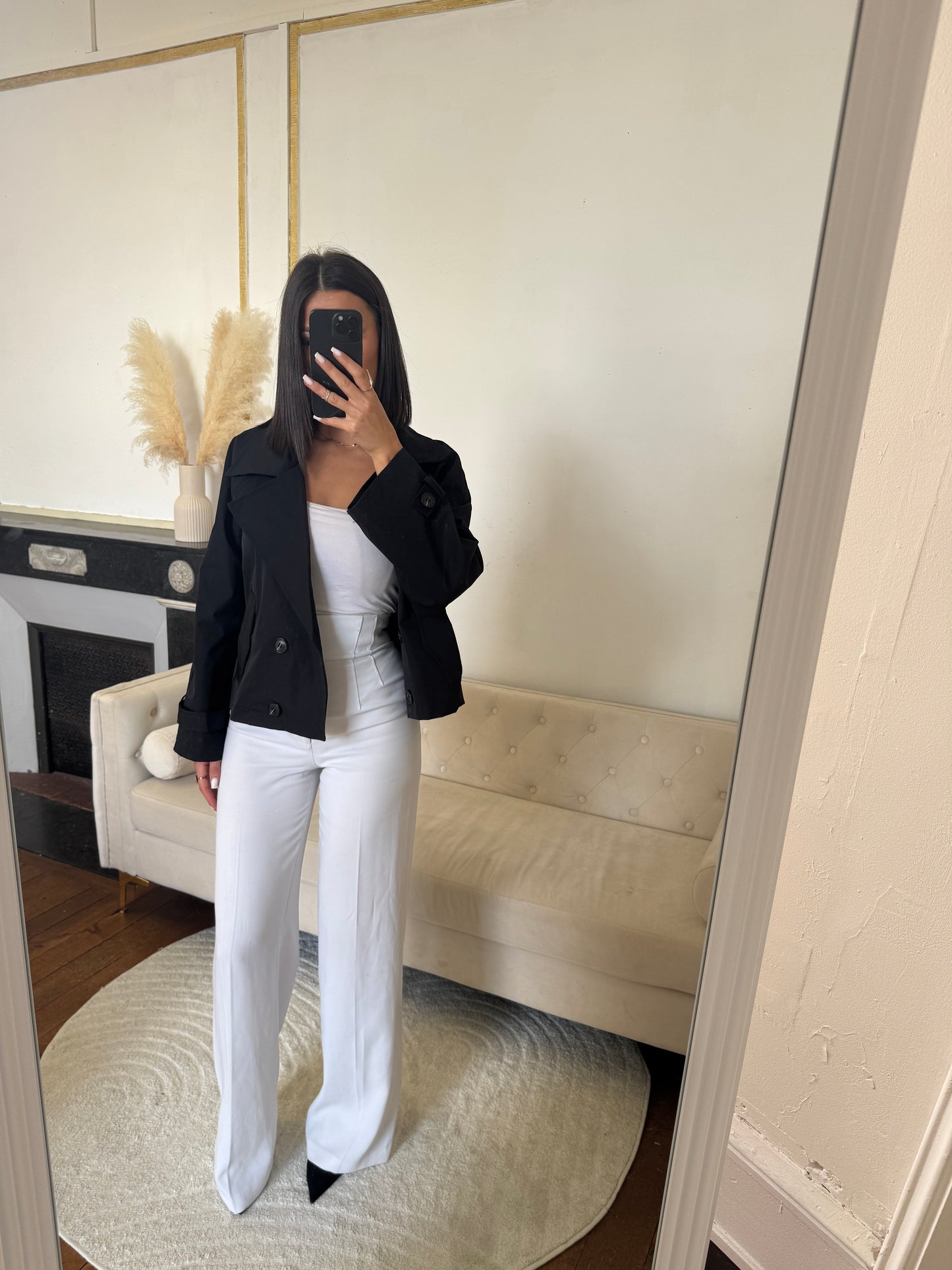 Trench court noir