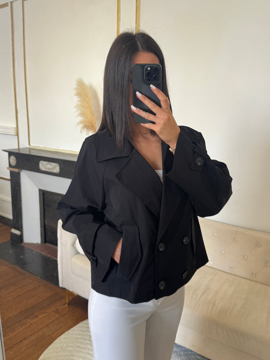 Trench court noir
